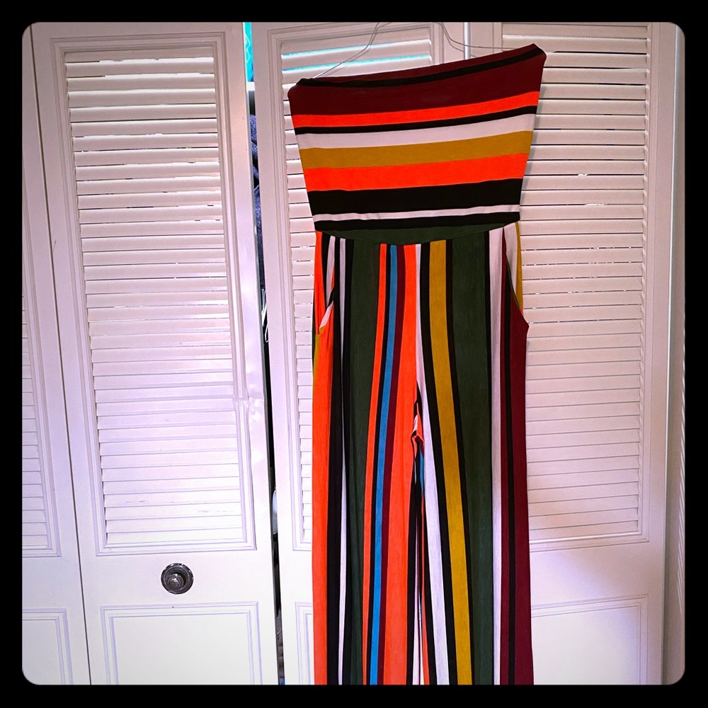 Strapless jumpsuit with pockets